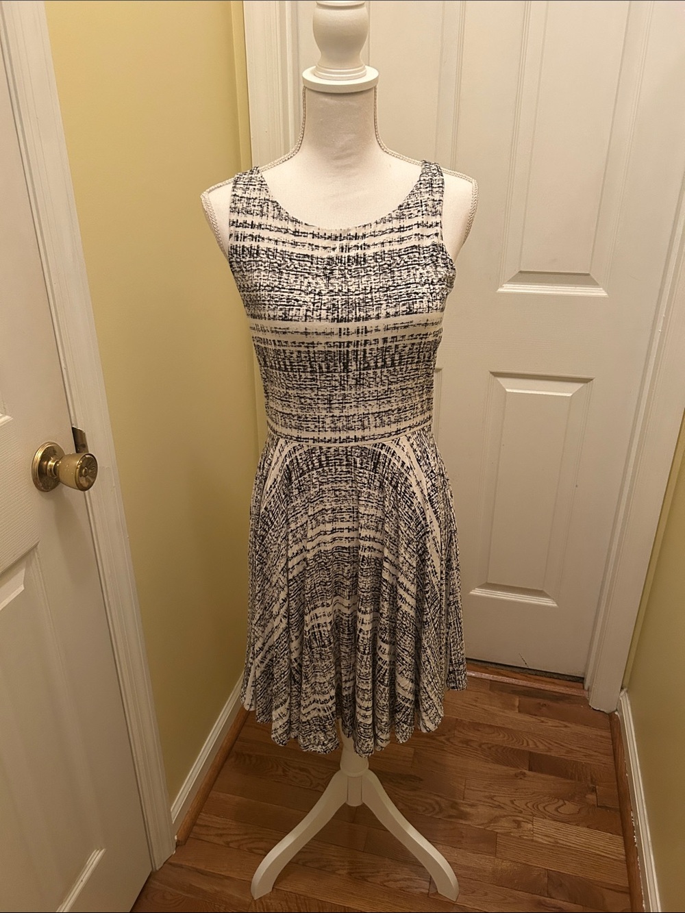 Cynthia Rowley women’s size medium sleeveless dress.